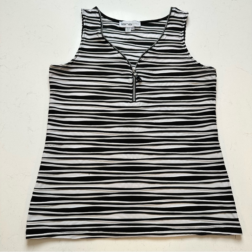 Lanalee white stripe top - Size Mediun